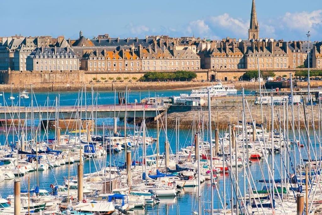 Charmante Maison A Evran Proche Dinan Et St Malo. Bagian luar foto